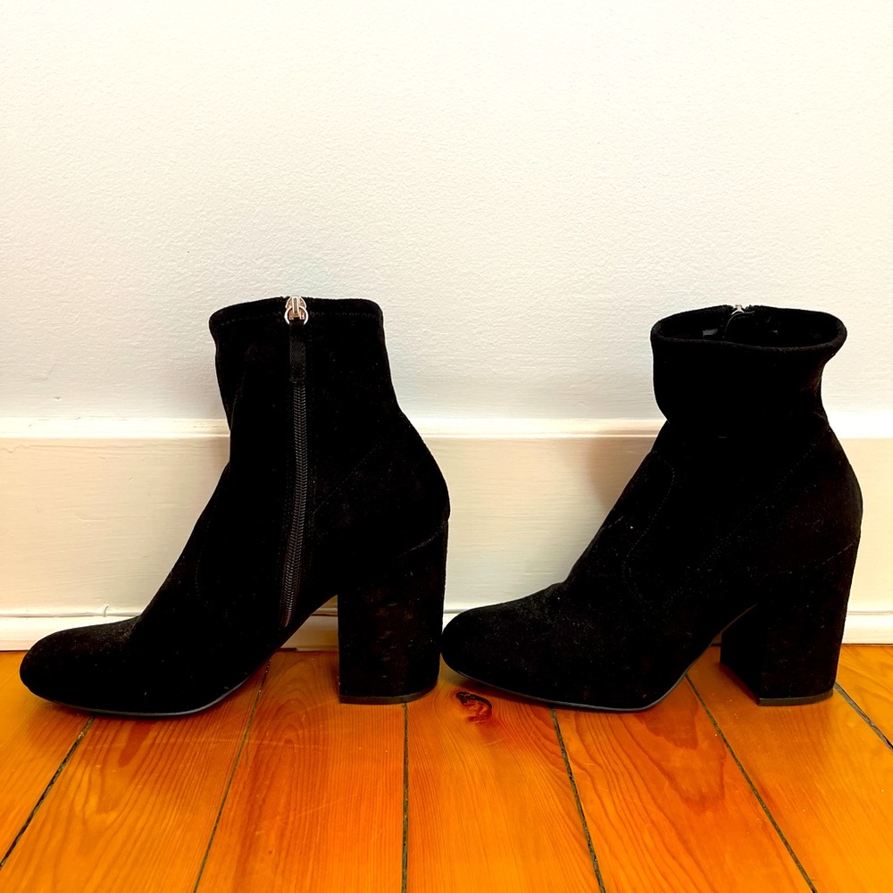Steve Madden size 9 heeled black booties